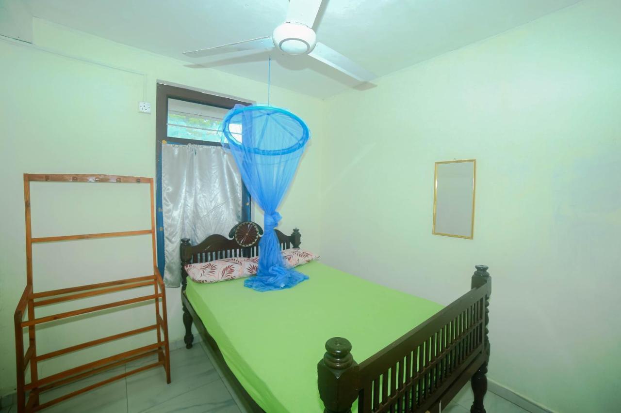 Tony'S Garden House Back Packers Inn Jaffna Exterior foto